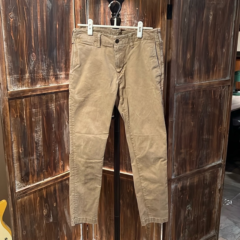 American Eagle Athletic Skinny Flex Khaki Pant 31 x 32